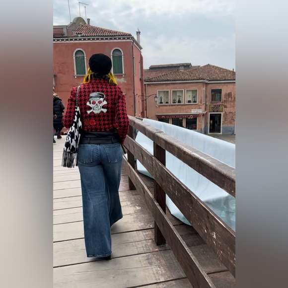 Alice + olivia TRISH MID RISE BAGGY JEAN size 28 - Picture 9 of 10